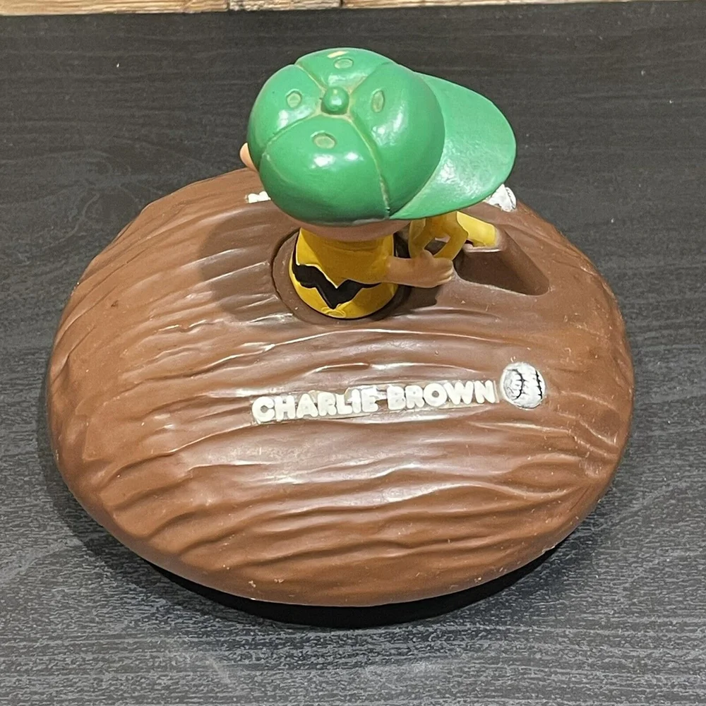 Vintage Aviva Peanuts Baseball Bullpen Car Toy CHARLIE BROWN Plastic 1970s Comic